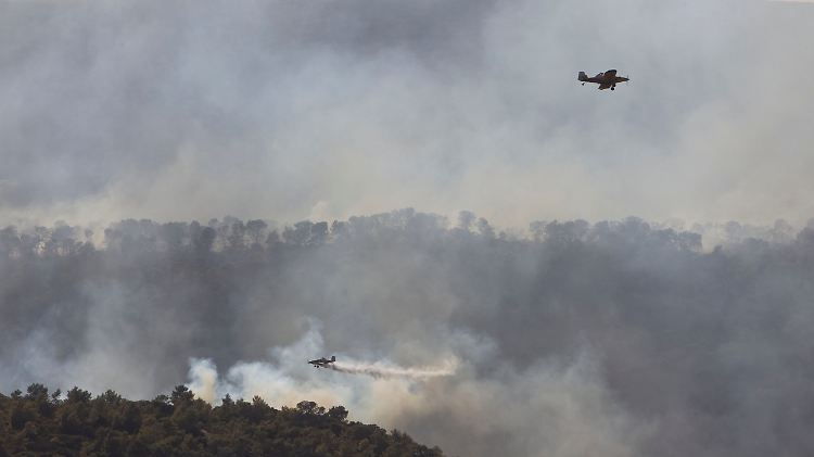 Mideast_Israel_Palestinians_Fire_JRL148.jpg6404067240585263043.jpg