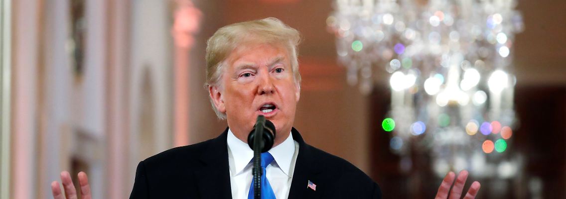 Trump verwies nach der Wahl darauf, dass die Republikaner den Senat verteidigt hatten. Tatsächlich hat es bislang selten ein Präsident geschafft, bei den "Midterms" die Mehrheit im Repräsentantenhaus zu verteidigen.