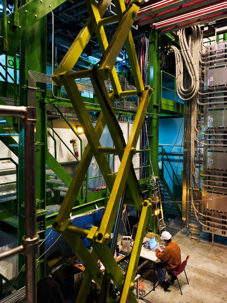 Seit dem 7. November läuft die gigantische Maschine am Cern mit Blei-Ionen statt Protonen auf Hochtouren.