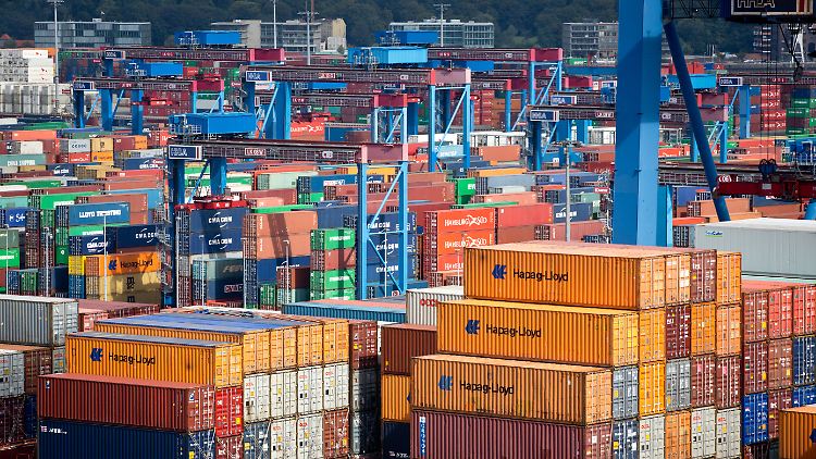 Die deutschen Exporte sind September unerwartet stark gesunken.
