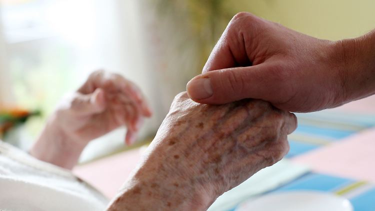 30 Prozent der Befragten fühlen sich in ihrer Rolle als Pflegende gefangen.