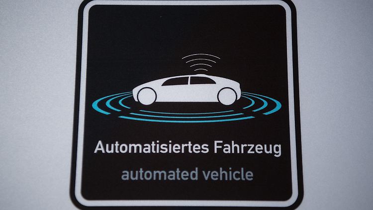 Daimler und Bosch starten Pilotversuch für autonomes Ridesharing.