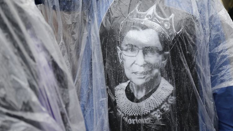 Ruth Bader Ginsburg gilt als Ikone der Linken und wird von Fans auch auf T-Shirts getragen.
