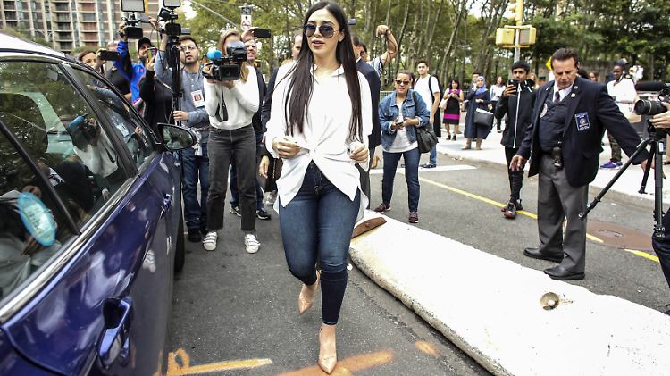 Emma Coronel im September 2018 vor dem Gerichtsgebäude in New York. 