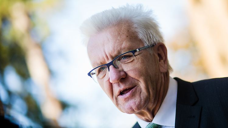 Für gewaltbereite junge Männer sei die Anonymität von Großstädten attraktiv, sagt Winfried Kretschmann.