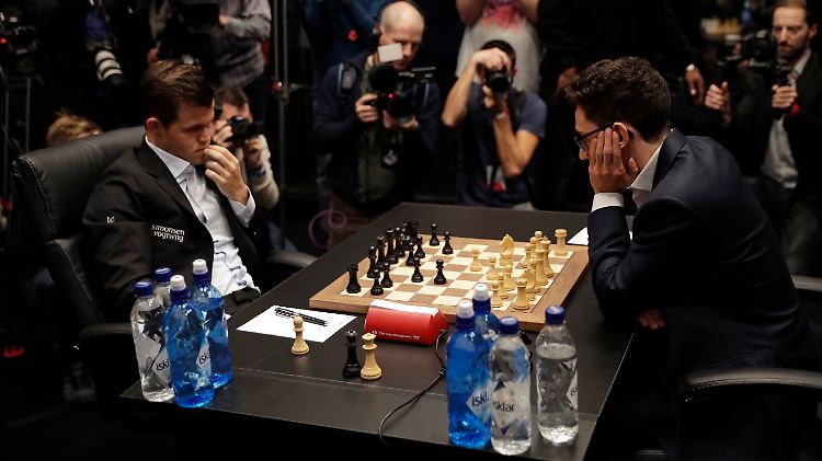 Carlsen und Caruna in London.