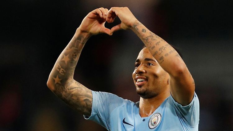 Manchester City ist großartig - sagen die Fans und findet offenbar auch Gabriel Jesus.