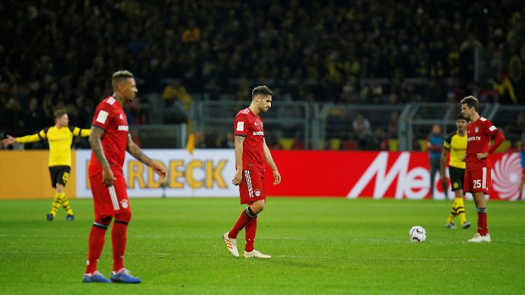 Alles gegeben, keinen Punkt geholt: Javi Martinez und Teamkollegen nach dem 2:3. 