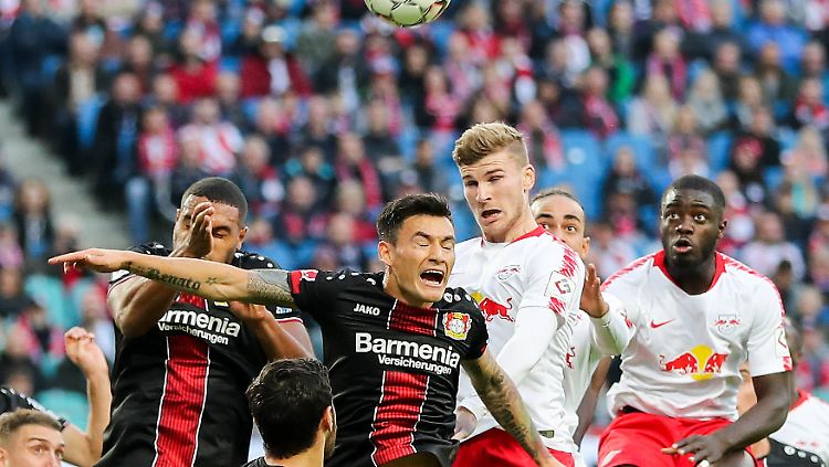 Lufthoheit für Leipzig - und auch auf dem Rasen können sie sich behaupten.