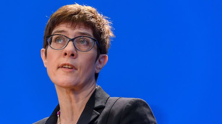 Die AfD ist mit der CDU unvereinbar, findet Annegret Kramp-Karrenbauer.