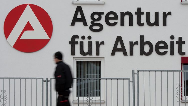 Die Einführung von Hartz IV war Teil der Agenda 2010 Schröders.