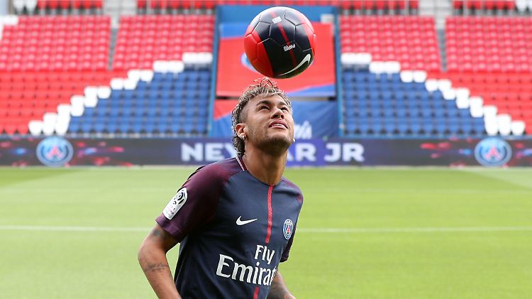Neymar kostete 220 Millionen, für PSG kein Problem.