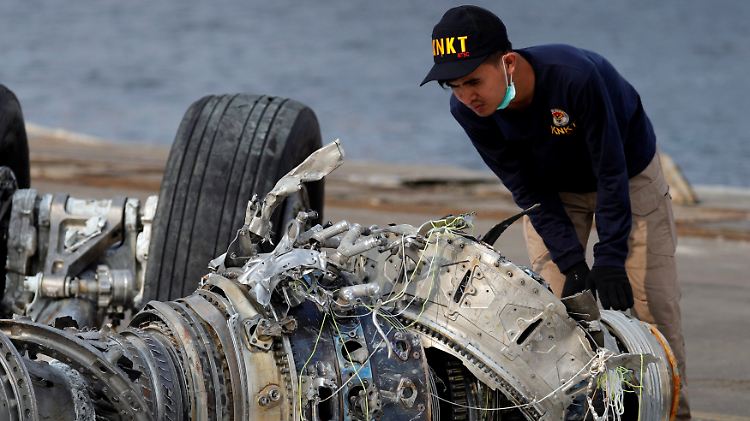 Jedes Detail zählt: Unfallermittler versuchen, die letzten Sekunden an Bord der abgestürzten Lion-Air-Boeing zu rekonstruieren.