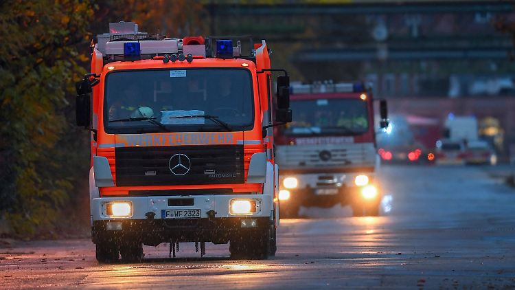 Entwarnung nach einer kurzen Nacht für Tausende Anwohner: Im Westen von Frankfurt am Main waren Polizei und Feuerwehr im Großeinsatz.