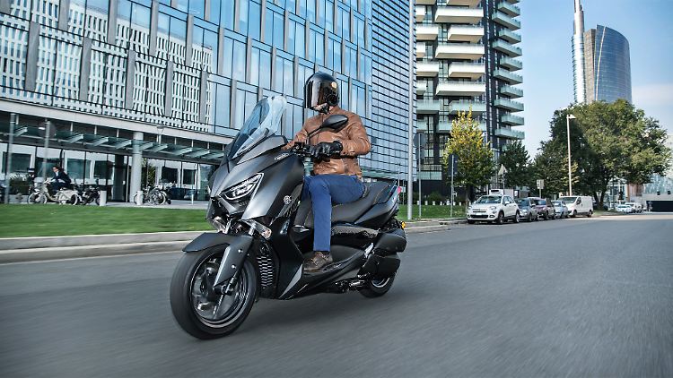 Yamaha überrascht seine Roller-Kunden im kommenden Jahr mit einer Premium-Ausstattungslinie beim X-Max.