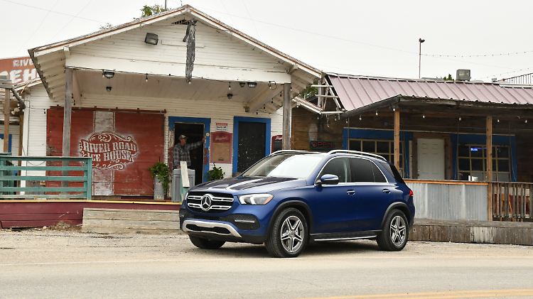 Der neue Mercedes GLE auf texanischen Straßen.