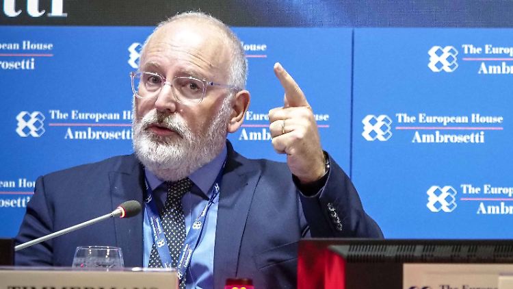 Vizekommissionspräsident Frans Timmermans erwartet von Rumänien Besserung.