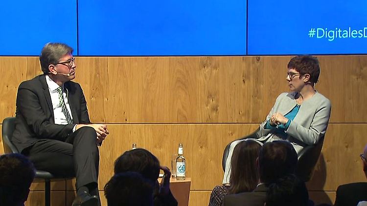 Karrenbauer Weimar.JPG