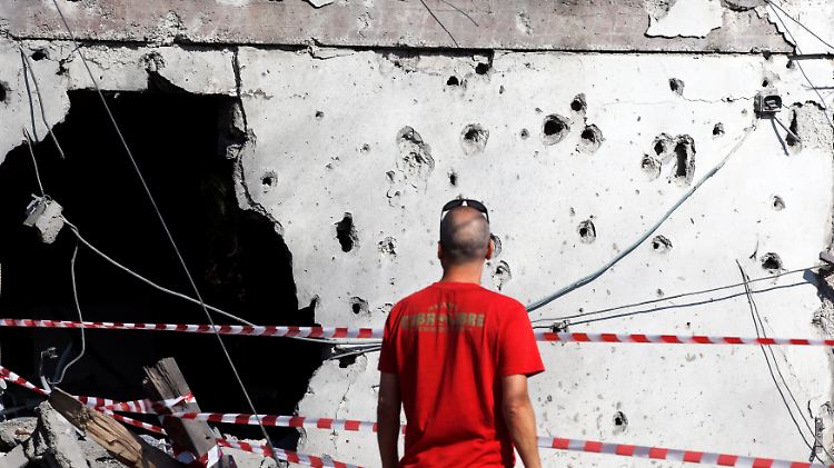 Tödlicher Gewaltausbruch: In der israelischen Stadt Aschkelon schlug eines der Geschosse aus dem Gazsatreifen ein.