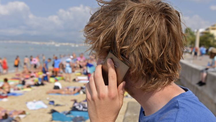 Nach dem Wegfall der Roaming-Gebühren innerhalb der EU werden nun auch die Tarife gedeckelt.
