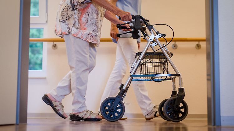 Im Schnitt kostet ein Pflegeheimplatz 1800 Euro. Doch die regionalen Unterschiede sind erheblich.