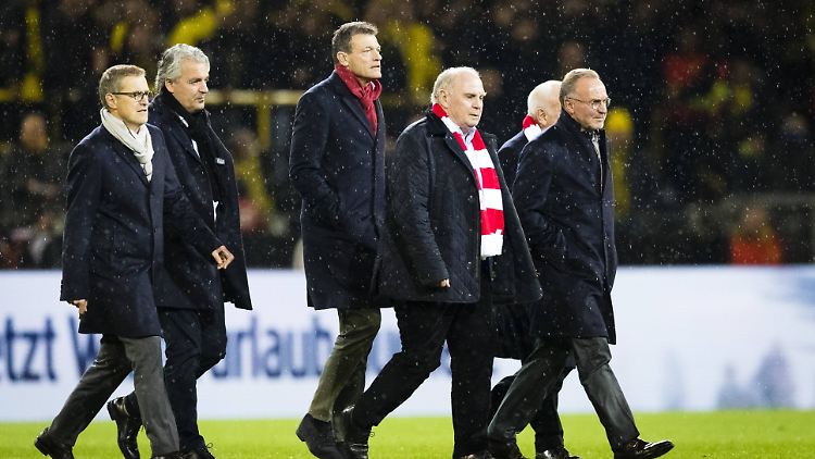 Bayern-Präsident Uli Hoeneß plant zur neuen Saison offenbar einen Großeinkauf.