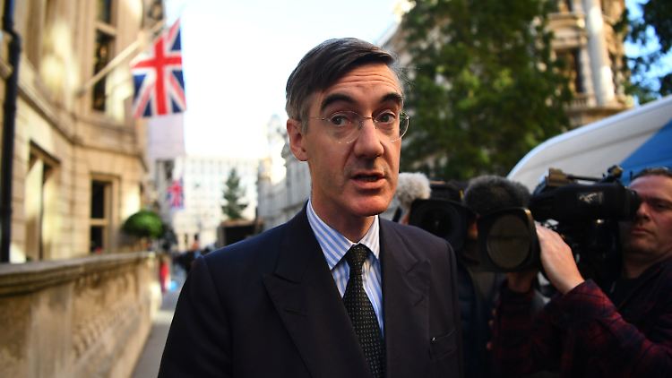 Rees-Mogg steht einer Gruppe von 80 Brexit-Hardlinern vor.