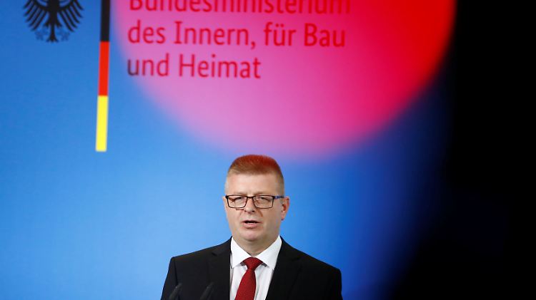 Der neue Chef des Verfassungsschutzes will zur Sacharbeit zurückkehren.