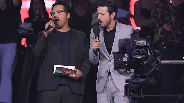 Michael Peña (l) und Diego Luna in Bilbao bei den MTV-Awards. 