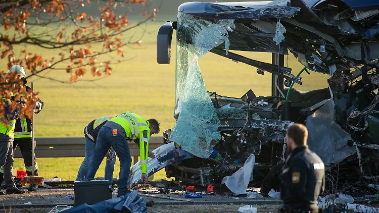 Etwa 200 Rettungskräfte waren nach dem Unglück vor Ort.