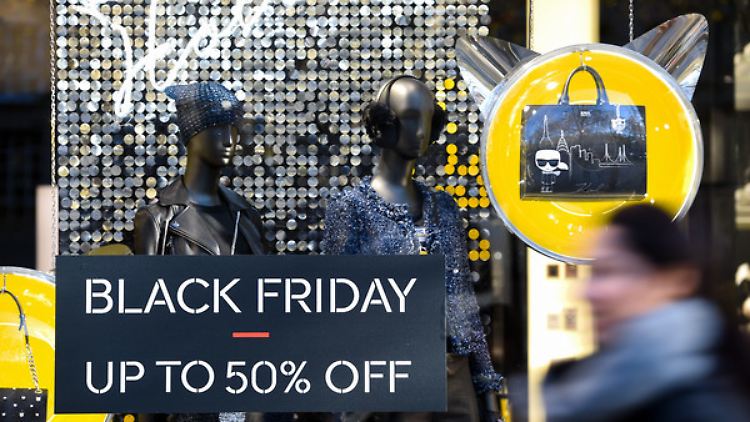 Auch in Düsseldorf setzen Händler auf den Black Friday.
