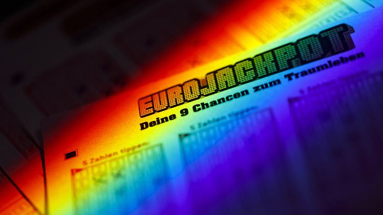 Die Gewinnchancen beim Eurojackpot werden höher eingeschätzt als beim klassischen Lotto.