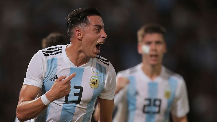 Ramiro Funes Mori bejubelt sein 1:0 für die Gauchos.