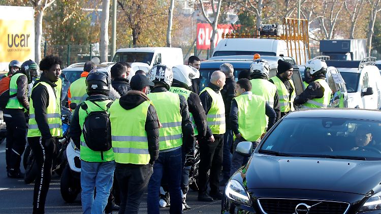 Die landesweiten Proteste richten sich gegen höhere Preise für Benzin und Diesel.
