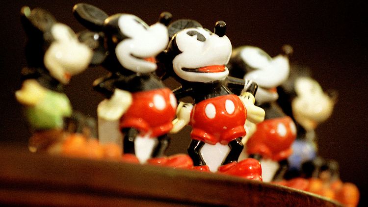 Seit seiner Geburt hat Micky Maus zahlreiche Rollen angenommen. 