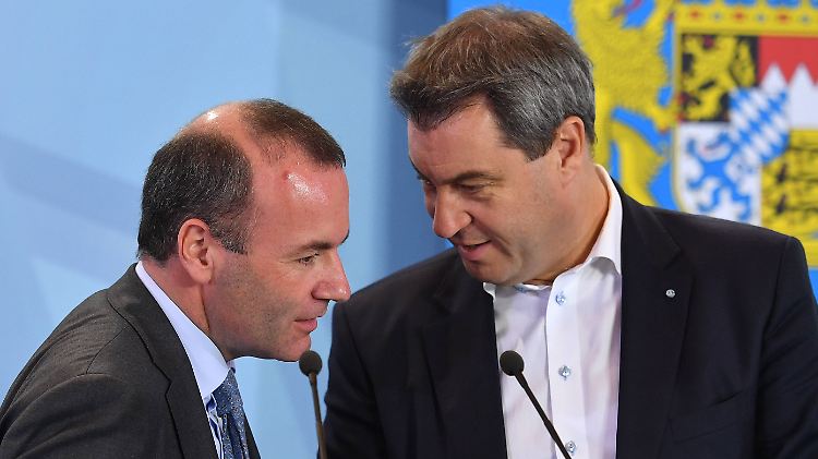 Manfred Weber (links) will sich ganz auf seine EVP-Spitzenkandidatur konzentrieren und den CSU-Vorsitz offenbar Ministerpräsident Söder überlassen. 