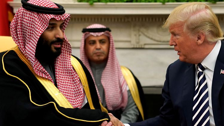 Donald Trump mit Saudi-Arabiens Kronprinzen Mohammed bin Salman (Archivbild).