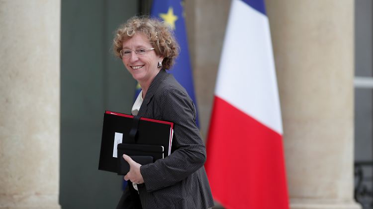 Die französische Arbeitsministerin Pénicaud hat ein Gesetz gegen die ungleiche Bezahlung von Frauen auf den Weg gebracht.