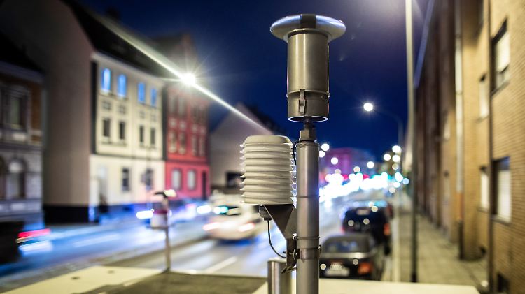 Die Umwelthilfe macht für den Antrag gegen sie auch die CDU-Generalsekretärin und die Parteichefin verantwortlich. 