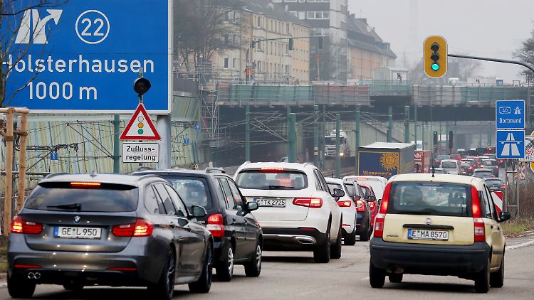 Das System könnte nicht nur die Kennzeichen mit Informationen zur Abgasklasse abgleichen, sondern auch gleich Strafzettel verschicken.