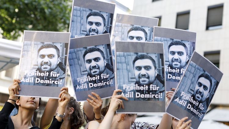 Demonstranten forderten bereits im Juni in Köln die Freilassung Demircis.