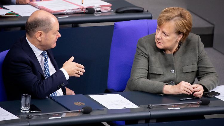 Schwarz-Rote Finanzplanung: "Eine gute Finanzpolitik ist der Stabilitätsanker unseres Gemeinwesens", sagt Olaf Scholz (r.).