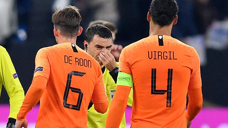 Hategan übermannen nach dem Spiel die Emotionen.
