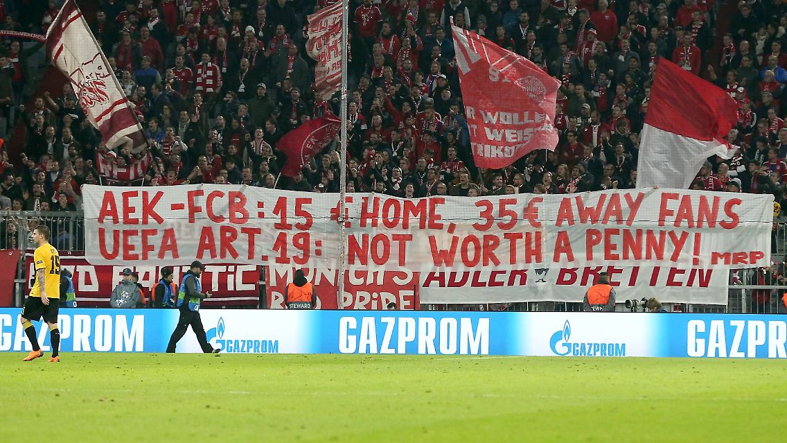 Die Bayern-Fans hatten schon während des Spiels protestiert.