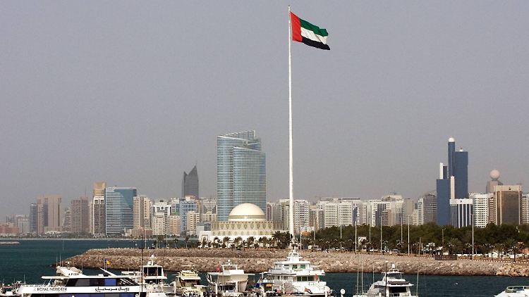 Ein Gericht in Abu Dhabi hat einen britischen Doktoranden wegen Spionage zu lebenslanger Haft verurteilt.