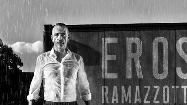 Nass im Regen? Nur fürs Cover - Eros Ramazzotti findet immer wieder ins Trockene.