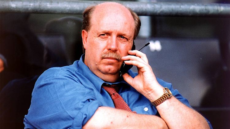 "An erster Stelle steht Fußball, dann kommt essen, dann quatschen": Reiner Calmund vor 20 Jahren.