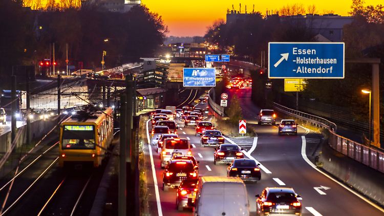 Fahrverbote auf der A40 würden hunderttausende Menschen betreffen.