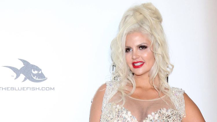 Freut sich schon darauf, ihre Tochter anzuziehen: Sophia Vegas.