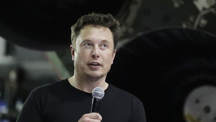 "Die Wahrscheinlichkeit, auf dem Mars zu sterben, ist viel höher als auf der Erde. Es wird hart", sagt Musk.